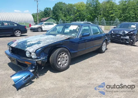 2000 Jaguar Xj8 from USA, damaged, VIN SAJDA14C6YLF15351